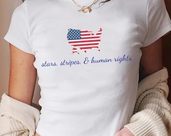 Maglietta per neonati con stelle e strisce e diritti umani, Maglietta per neonati con protesta liberale del 4 luglio, Maglietta per neonati anti-Trump in stile Y2K, Maglietta per neonati progressista