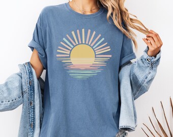 Comfort Colors® Sonnenschein Shirt, Retro Sonnenuntergang Strahlen Shirt, Sommer Shirt, Mädchen Sommer Reise Shirts, Strand Urlaub Shirt