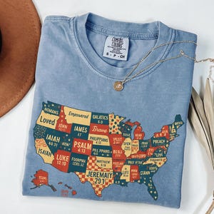 T-shirt de carte de versets bibliques des États-Unis, chemise chrétienne du 4 juillet, t-shirt écriture patriotique, carte des États-Unis basée sur la foi, cadeau religieux pour femme