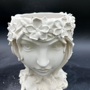 Floral Face Planter: Small Pen Holder cast stone Natural