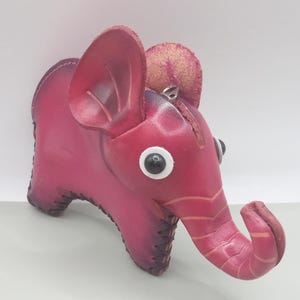 Adorable Vintage 1970s Dark Red Leather Elephant Wristlet Coin Purse