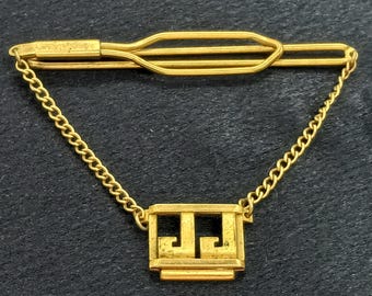 Vintage Elegant Goldtone 1930s Mens Tie Clip, Clasp with JJ Initials and Chain,  Art Deco