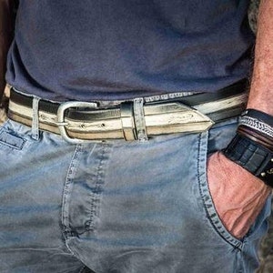 Men's Fashion, Art Leather, Buckle Belt, Men's Belt, Leather Products, Unique Leather, Rustic Style, Leather Accessories Belts, Men's Style