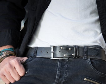 Men's Leather Accessories, Buckle Belt, Men's Belt, Leather Products, Unique Leather, Rustic Style, Leather Accessories Belts, Men's Style