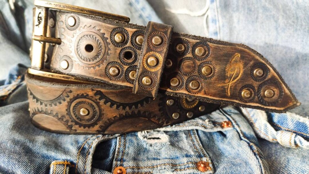 Handmade Leather Belt - Steampunk Style With Gears - 4.2 Cm Handmade Leather Belt - Steampunk Style With Gears - 4.2 Cm