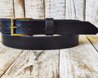 Classic Casual Narrow Black Leather Belt with Bronze Buckle for Everyday Wear - Perfect with Jeans