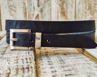 Classic Casual Narrow Black Leather Belt with Silver Buckle for Everyday Wear - Perfect with Jeans