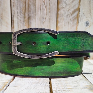 Unique Green Belt with Horseshoe Buckle in Multicolored Leather Design