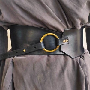 Wide Black Leather Waist Belt – Asymmetrical Statement Belt with Bronze Ring – Handmade Corset Belt for Dress or Jacket