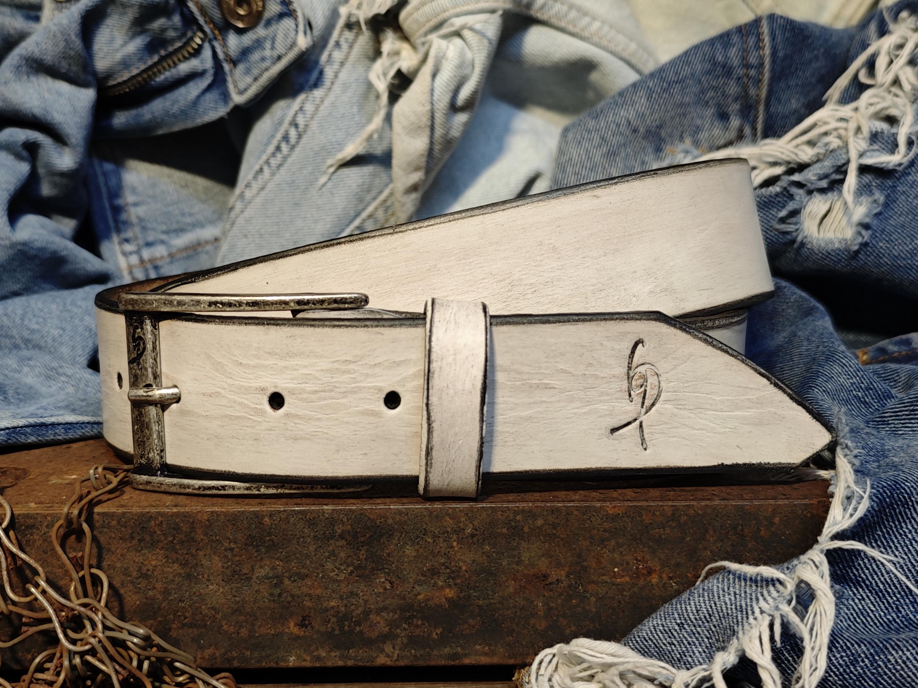 Vintage Hook Stylish Silve tone r Closure White Leather-Style Belt Buy White Western Belt With Silver Antique Buckle | Capo Pelle main image 2