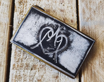 White Leather Belt Buckle with Black wash and ISHAOR Double Logo - Unique Design buckle for 4 cm belt