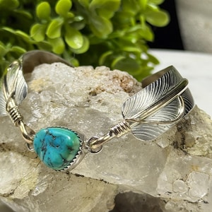Vintage 1970s Navajo Natural Turquoise Hallmarked Sterling