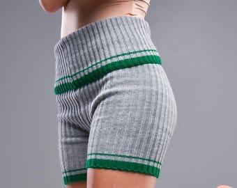 Pantalones cortos de baile de punto para mujer, pantalones de calentamiento acrílicos suaves para ballet o fitness, pantalones cortos deportivos con colores personalizados, ropa de entrenamiento de baile hecha a mano.