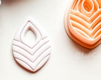 Sia Drop Polymer Clay Cutter: Layered Teardrop Shape with Textured Lines