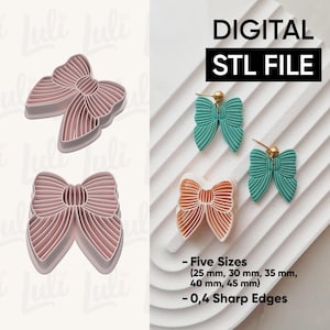 Puede incluir: Archivo STL digital con diseños de lazo. La imagen muestra cortadores de galletas rosas con forma de lazo y pendientes de lazo color turquesa. El texto en la imagen dice "DIGITAL STL FILE" y enumera cinco tamaños, de 25 mm a 45 mm, con bordes afilados de 0,4.