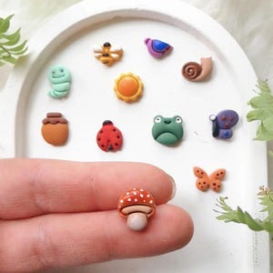 Set lenteklei: 12 mm bij, bloem, paddenstoel - polymeerklei-oorbellen