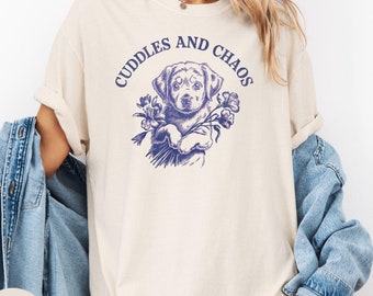 Camiseta con gráficos divertidos de perro "Cuddles and Chaos", regalo unisex para amantes de los cachorros