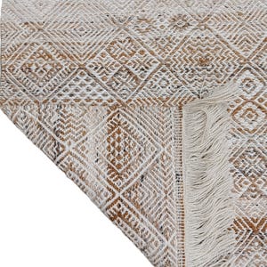 Hand Woven Wool & Cotton Rug: Beige Diamond Flatweave