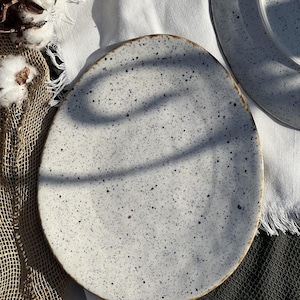 Large Oval Ceramic Plate 30×24.5 cm – Handmade Serving Dish – Rustic Stoneware Platter – Dishwasher Safe – Unique Artisan Tableware