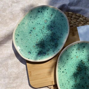 Assiette apéritif faite main en céramique - Plat de service ovale moderne, vaisselle émaillée durable pour les restaurants et la maison, assiette artisanale rustique