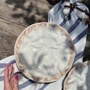 Flat Ceramic Plate 27 cm – Handmade Rustic Stoneware Plate – Unique Artisan Dinnerware – Modern Restaurant Presentation Plate