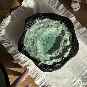 Handmade Ceramic Serving Plate – 27 cm Modern Round Plate for Dinner or Appetizers – Rustic Glazed Dish – Unique Chip-Resistant Tableware