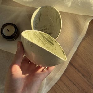 Handmade Sauce Boat – 130 ml Ceramic Sauce Dish, Unique Ripples Design, Durable and Chip-Resistant, Perfect for Sauces, Gravy, or Condiments