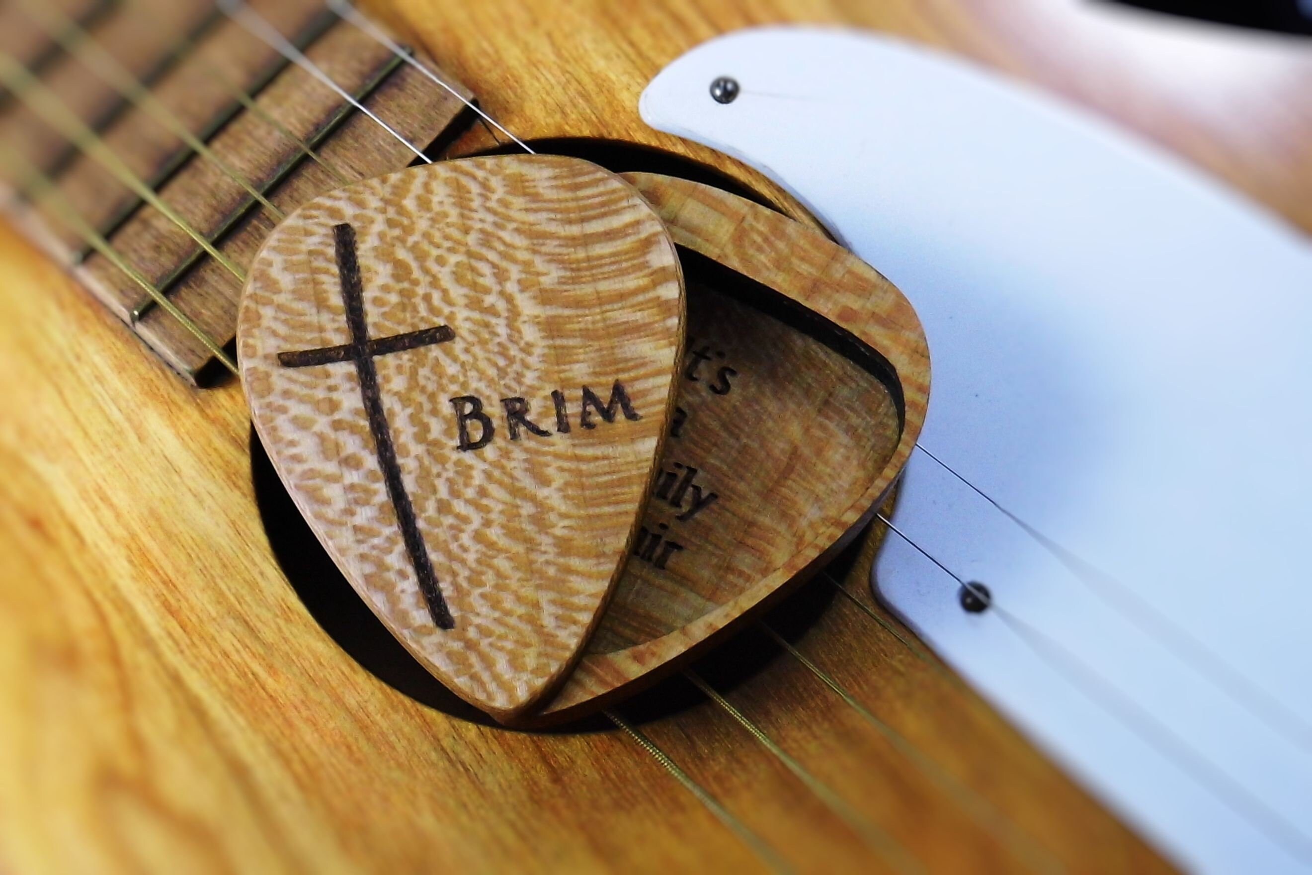 Wood Guitar Pick Case Quarter Sawn Sycamore Engraved Etsy Wood Guitar Pick Case Quarter Sawn Sycamore Engraved Etsy