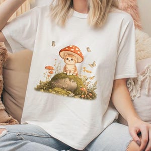 Mushroom Cat T-Shirt - Cute Toadstool Kitten Graphic Tee | Boho Cottagecore Shirt | Whimsical Gildan Unisex Tee | Forestcore Gift Idea
