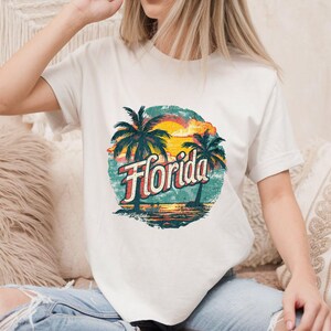 Vintage Florida Sunset T-Shirt: Retro Palm Tree Beach Tee
