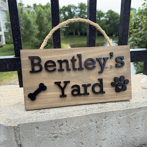 Personalized Wooden Dog Name Sign: Custom Crate & Kennel Plaque