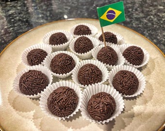 Brazilian Brigadeiro, pick your flavor & topping! (Fudge Balls 16pcs)