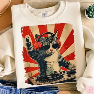 DJ Cat PNG T-shirtgrafik, katt med hörlurar (digital nedladdning)