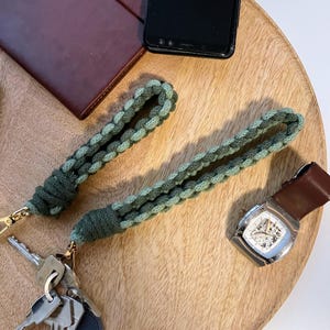 Geschenk für Papa, Set mit 2 handgefertigten Schlüsselanhängern, mit Geschenkbox, Vatertagsidee