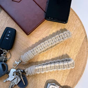 ボヘミアンキーホルダーギフトセット、男性用ハンドメイドキーホルダー2個、お父さんへのパーソナライズギフト、車のキーホルダー