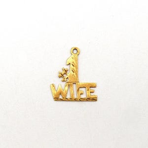 Vintage 14k #1 Wife Pendant Charm, Yellow Gold, Diamond Cut and Satin Finish, Estate Jewelry
