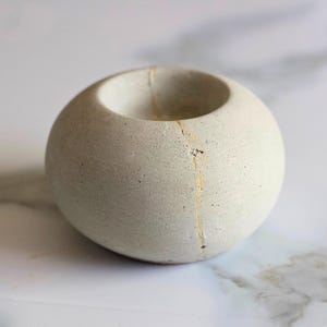 FAULTLINE - Concrete Kintsugi Tealight Holder - Japandi Industrial Cement Candle Bowl