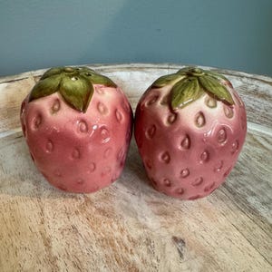 Vintage Strawberry Salt and Pepper Shakers | 1970&#39;s Ceramic Salt and Pepper Shaker Set | Vintage Salt and Pepper Shaker Set |
