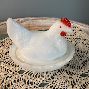 Vintage Westmoreland Split Tail Milk Glass Hen on a Nest | Vintage Milk Glass | Hen on a Nest