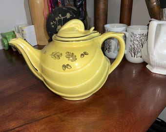 Vintage Hall Teapot, broken piece on inside lip, priced to move, 6 cup, double stamped