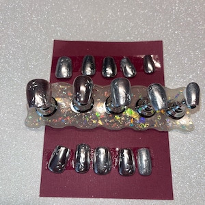 Metallic press on nails