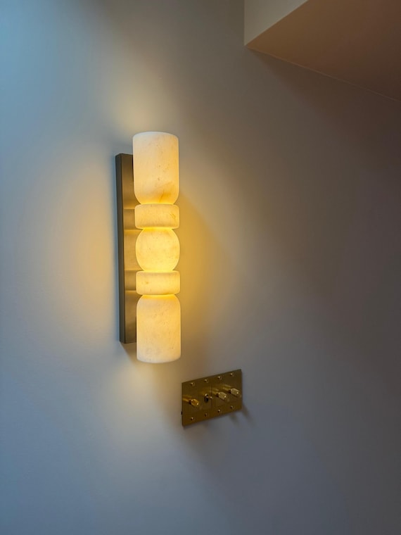 Modern Alabaster Wall Sconce in Aged Brass | Minimal Marble Wall Light | Luxury Interior Lighting