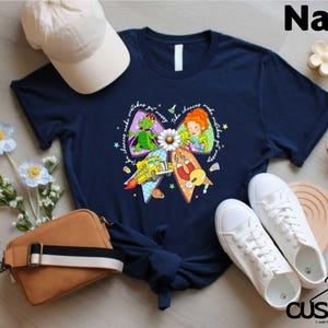 Camiseta &quot;Arriesgarse, cometer errores, ensuciarse&quot;, camiseta de Miss Frizzle para maestra, suéter para la vuelta al cole, linda camiseta del autobús escolar mágico, regalo para maestra