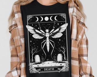Praying Mantis Death Tarot Card T-Shirt, Gothic Moon Phase Art