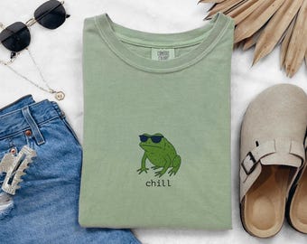 Chill Frog T-Shirt, Funny Sunglasses Toad, Unbothered Vibes Tee