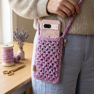 2 Gehäkelte Handytasche mit langem Riemen, Boho Handy, Handgestrickte Smartphone Tasche.
