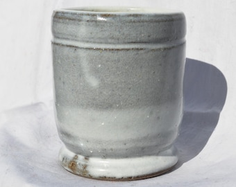 Minimal geschnitzte Tasse