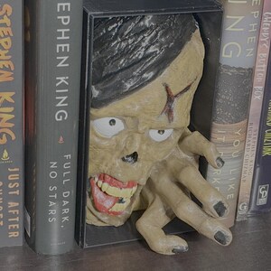 Zombie Book Nook