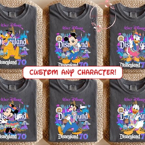 Rétro carte Disneyland personnalisée 70e | T-shirt à caractère dynamique | N'importe quel personnage Disney | Couleurs Confort | chemise vintage voyage en famille Disney