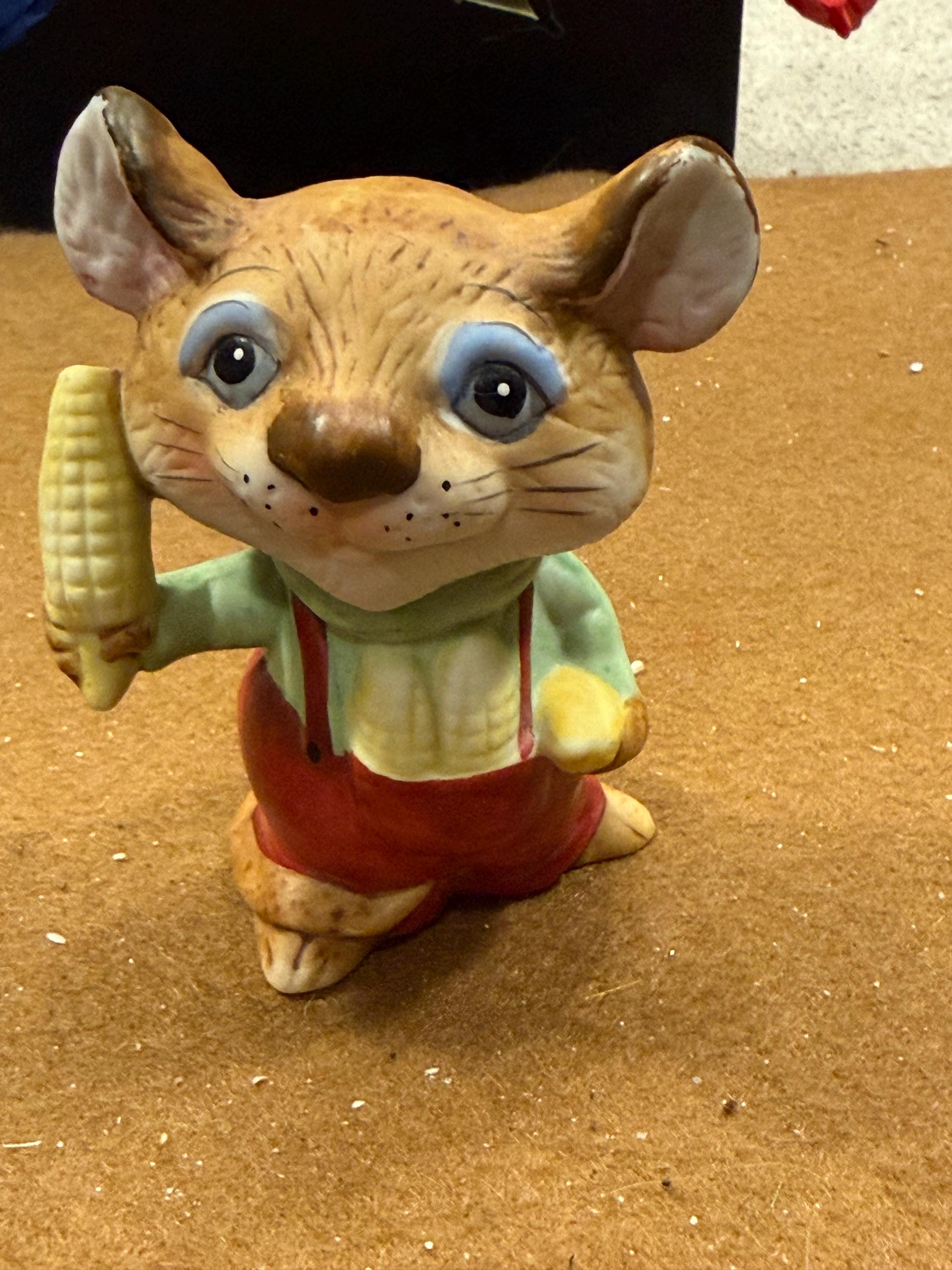 Homco Mouse in Red Overalls With Corn Porcelain Figurine 5601 - Etsy